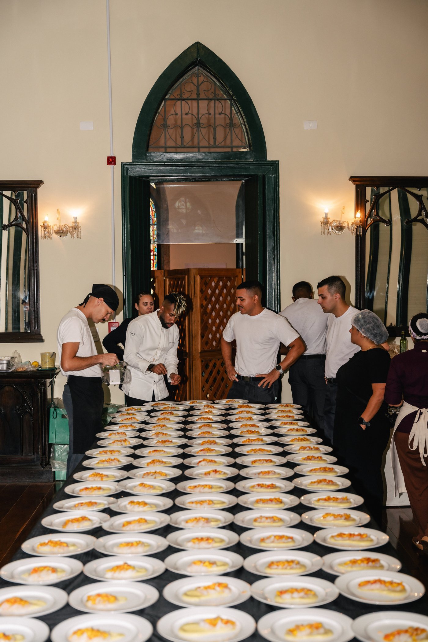 Chef João Diamante e equipe Market Alimentação